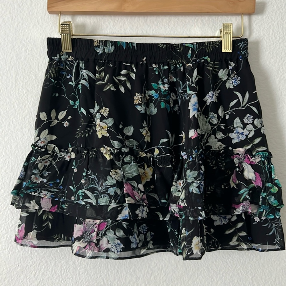 New Generation Love Audrina Black Wild Floral Skirt Size S